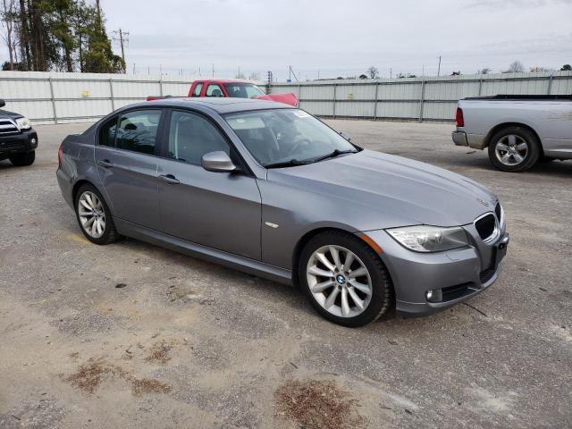 Photo 3 VIN: WBAPH77599NM31113 - BMW 3 SERIES 