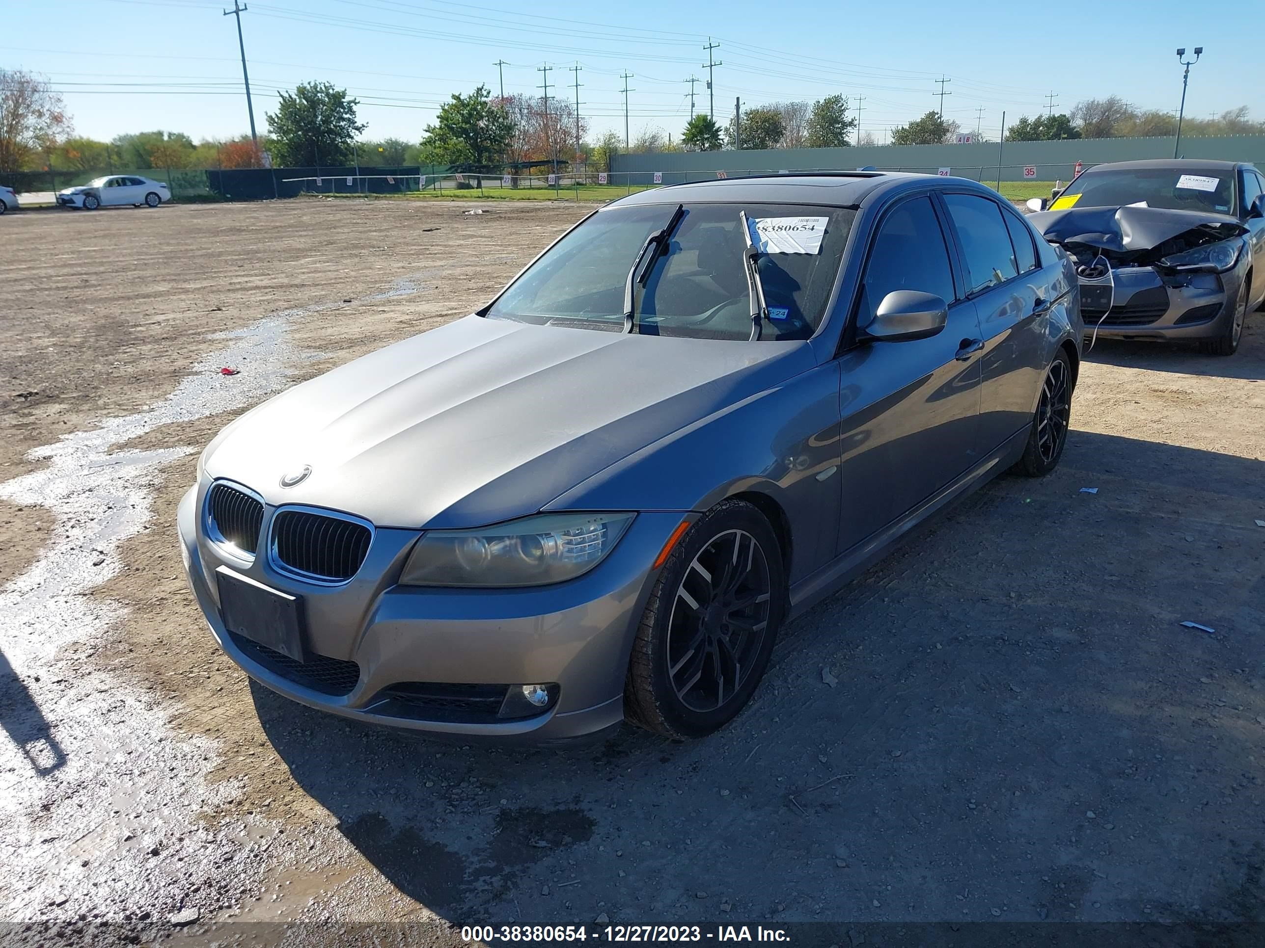 Photo 1 VIN: WBAPH775X9NL83508 - BMW 3ER 