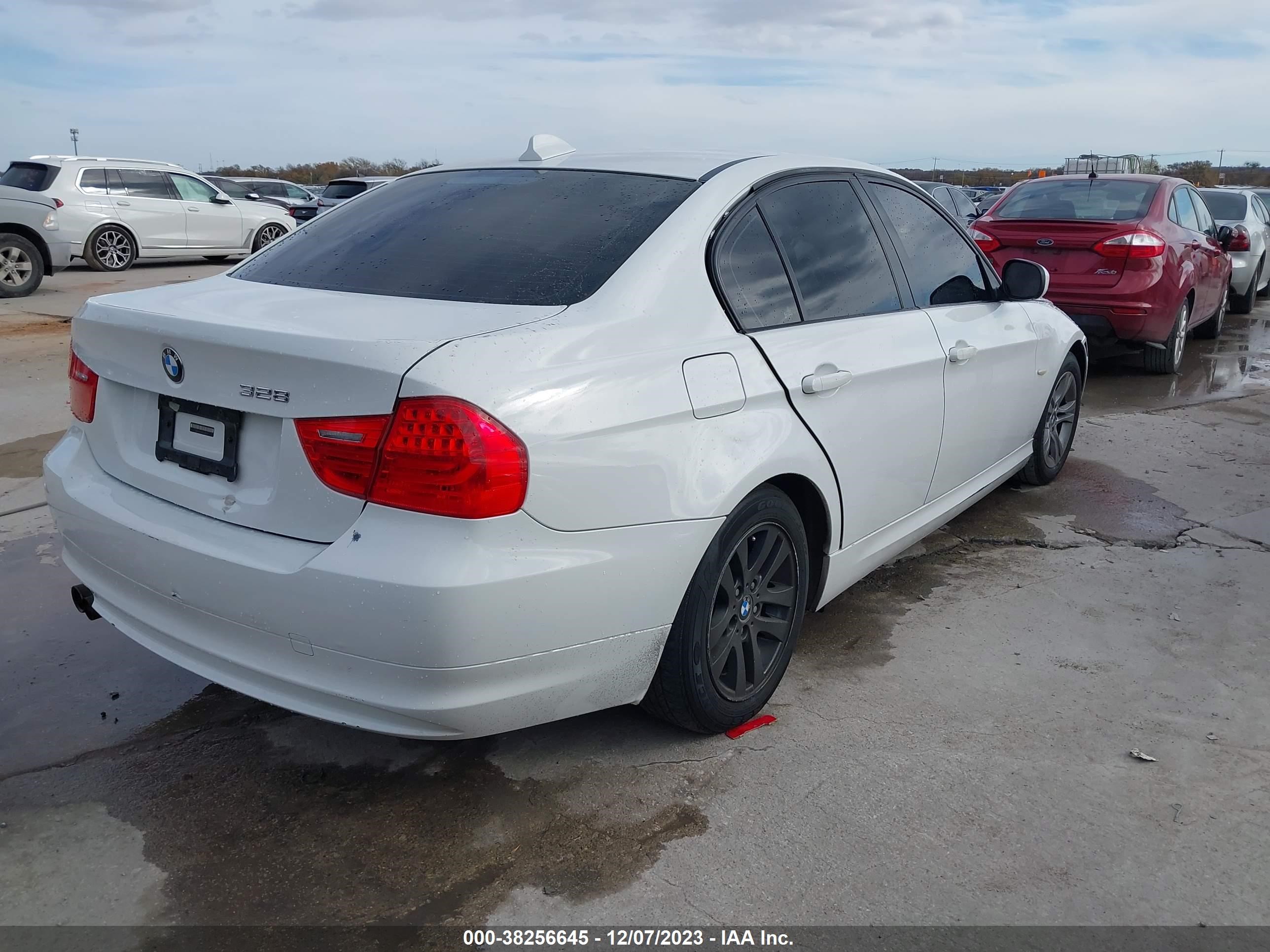 Photo 3 VIN: WBAPH7C50AA175512 - BMW 3ER 