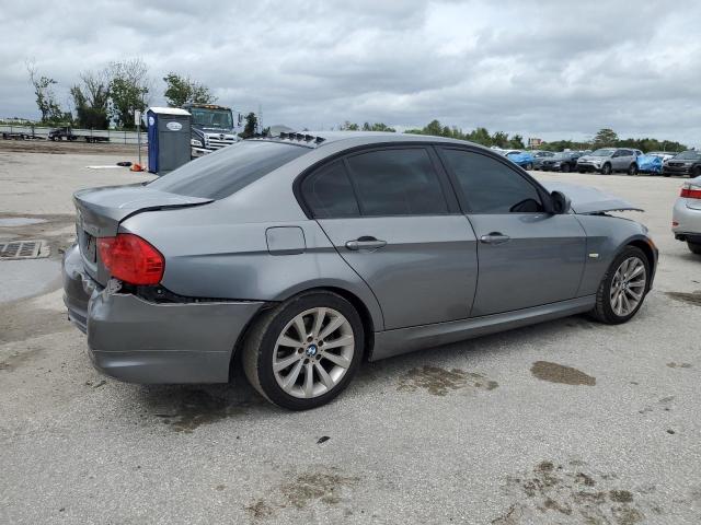 Photo 2 VIN: WBAPH7C50BE126143 - BMW 3 SERIES 