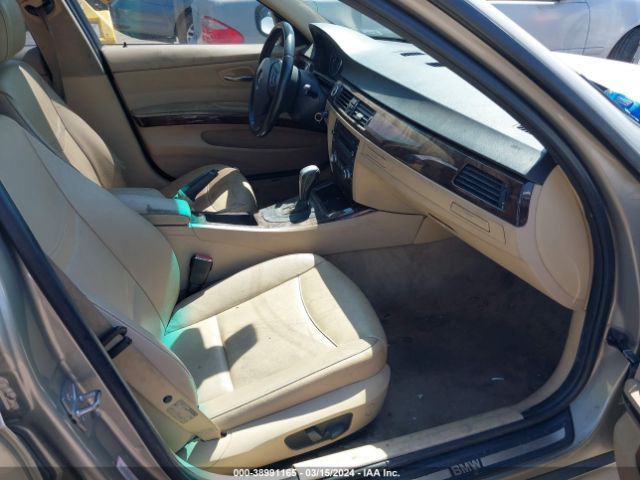 Photo 4 VIN: WBAPH7C50BE130659 - BMW 328I 