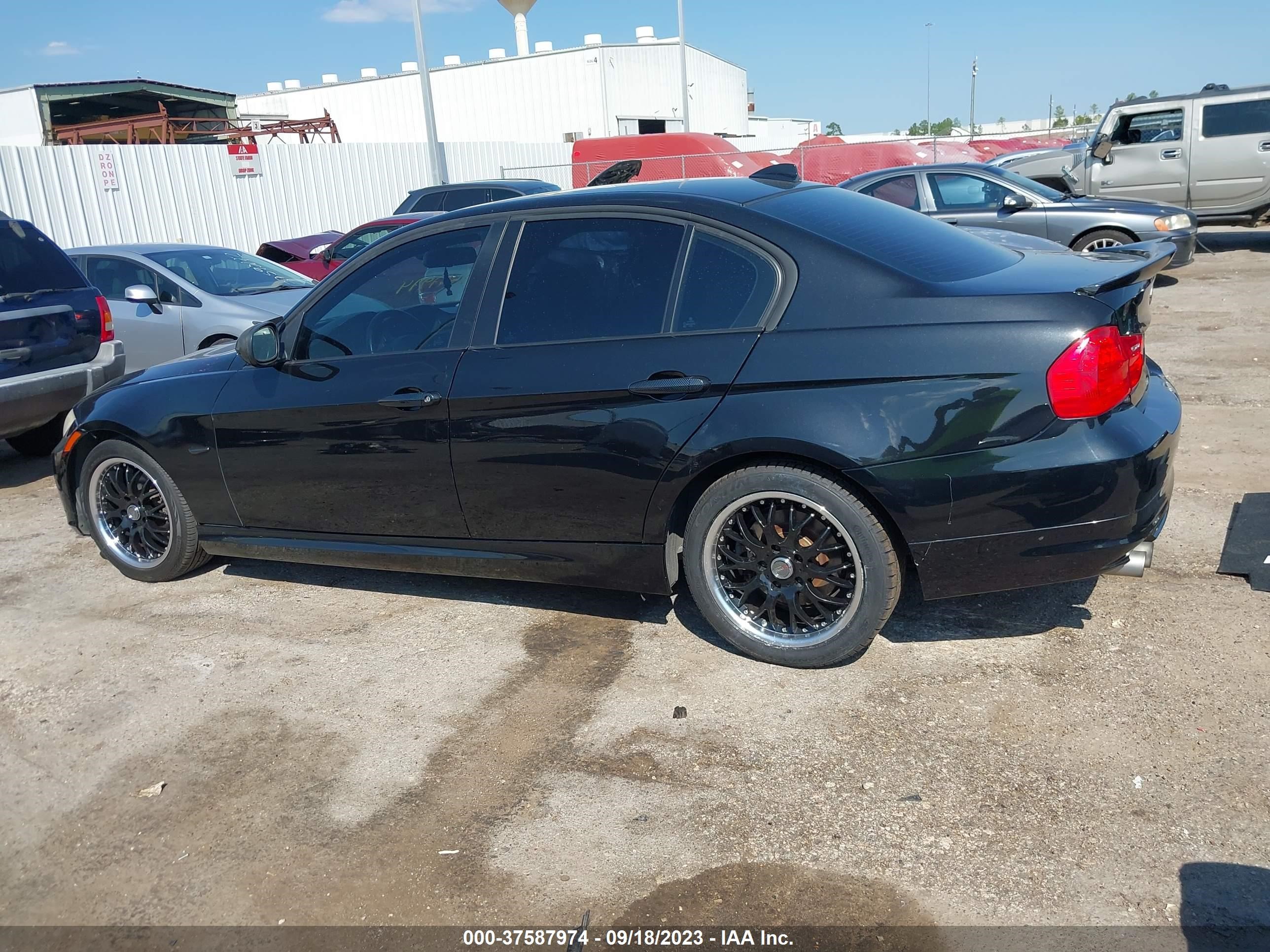 Photo 13 VIN: WBAPH7C51BE682218 - BMW 3ER 