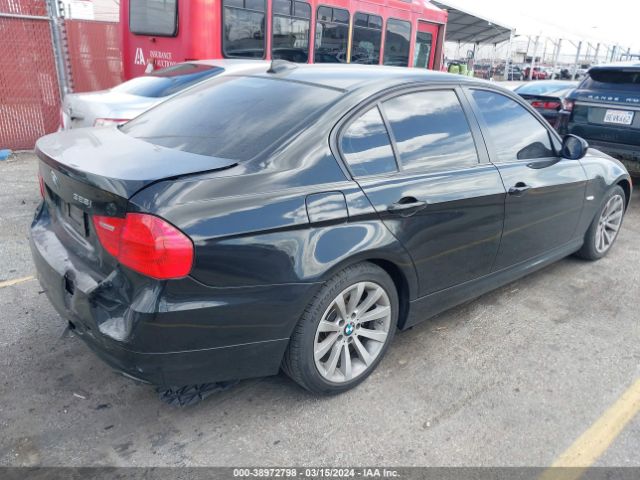 Photo 3 VIN: WBAPH7C52BA802079 - BMW 328I 