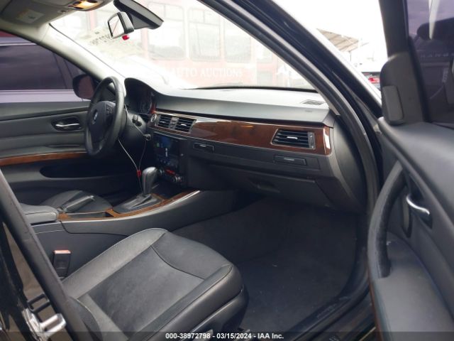 Photo 4 VIN: WBAPH7C52BA802079 - BMW 328I 