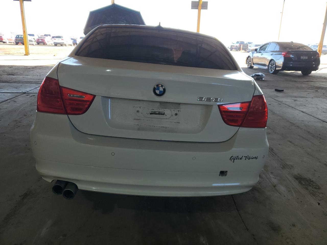 Photo 5 VIN: WBAPH7C52BE673804 - BMW 3ER 