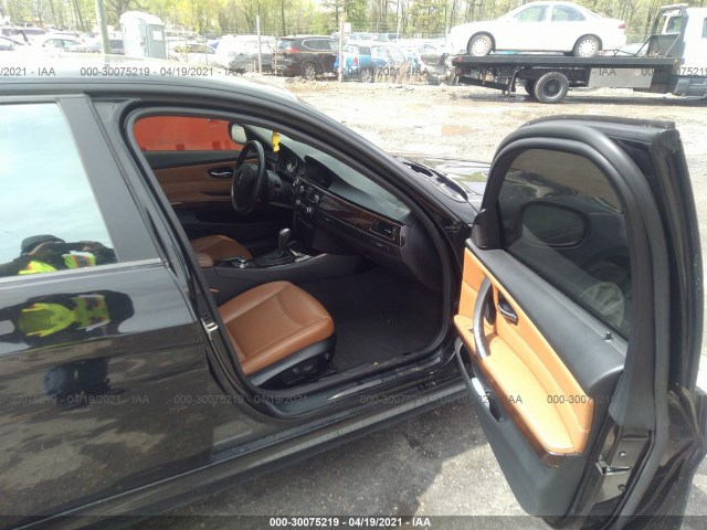 Photo 4 VIN: WBAPH7C52BE675908 - BMW 3 