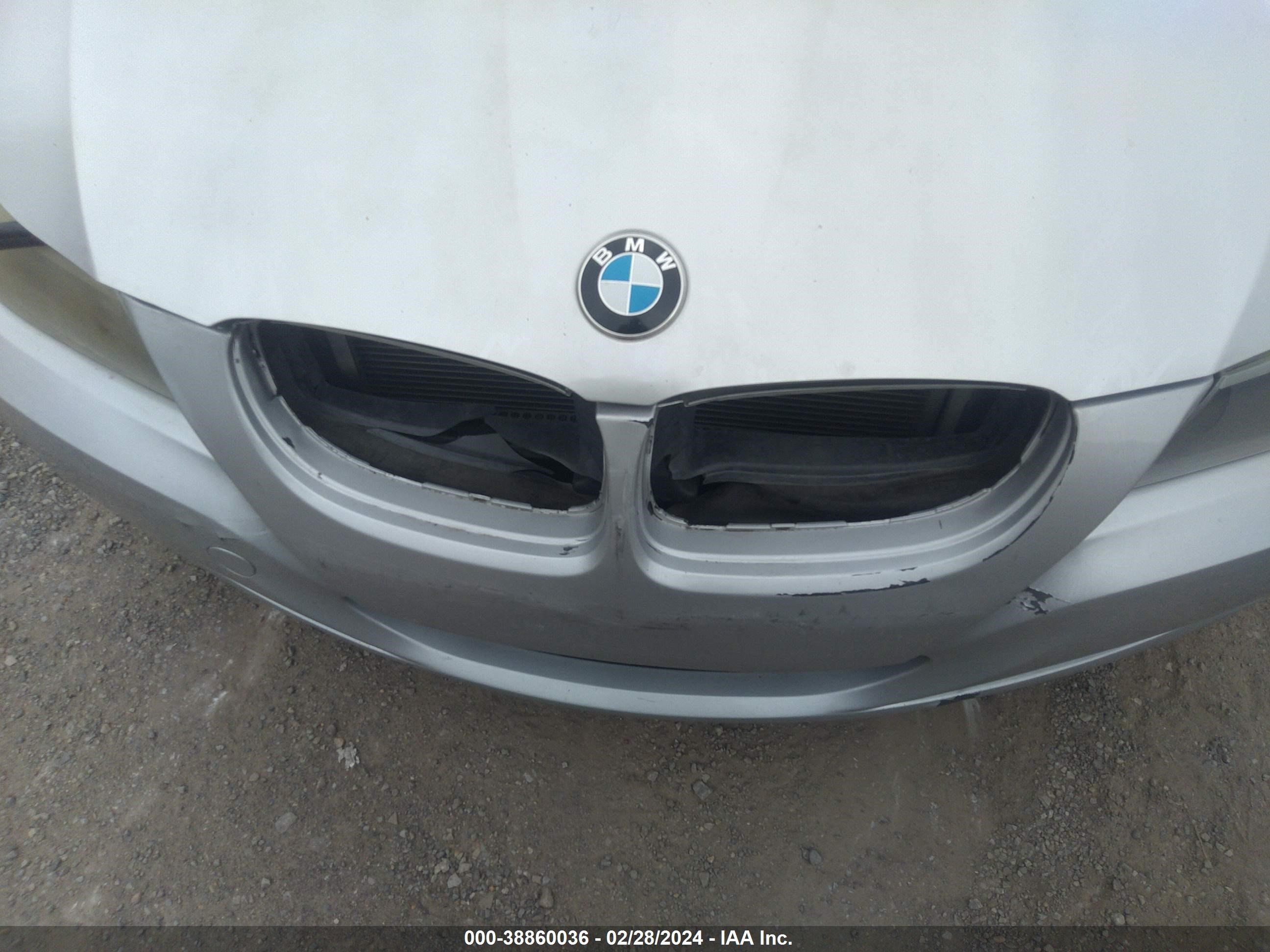 Photo 5 VIN: WBAPH7C52BE680039 - BMW 3ER 