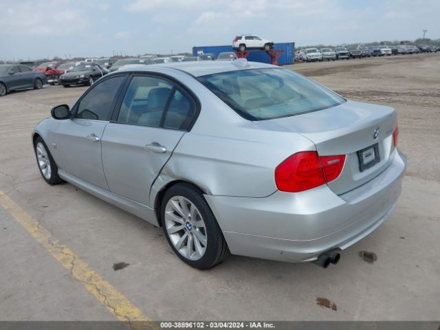 Photo 2 VIN: WBAPH7C52BE680882 - BMW 328I 