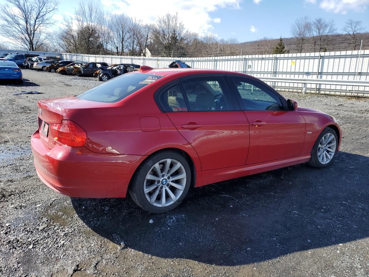 Photo 2 VIN: WBAPH7C52BE683507 - BMW 3ER 