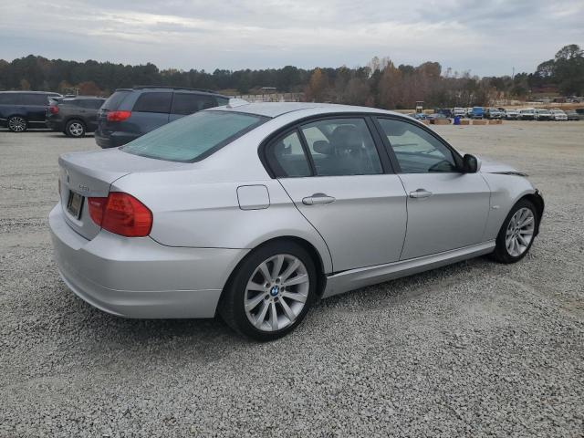 Photo 2 VIN: WBAPH7C52BE850044 - BMW 3 SERIES 