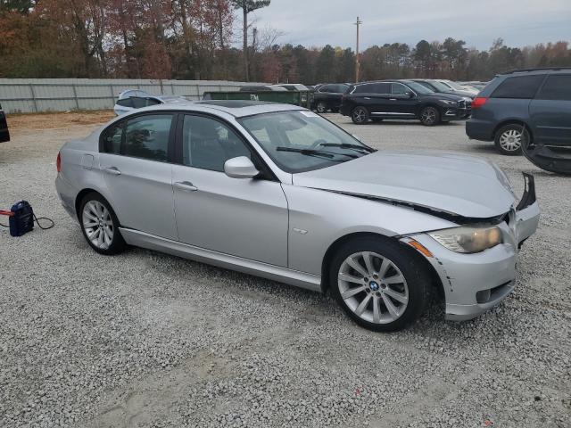 Photo 3 VIN: WBAPH7C52BE850044 - BMW 3 SERIES 