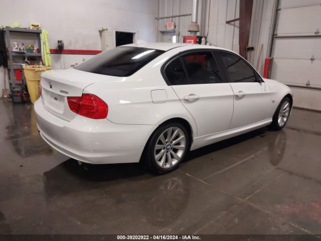 Photo 3 VIN: WBAPH7C53BE679272 - BMW 3 SERIES 