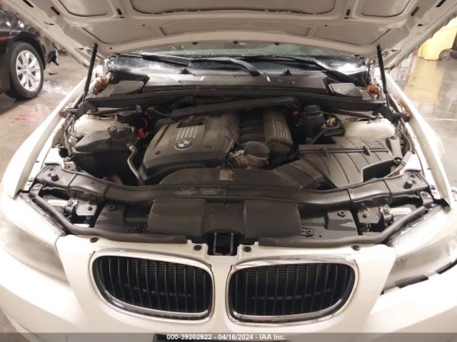 Photo 9 VIN: WBAPH7C53BE679272 - BMW 3 SERIES 