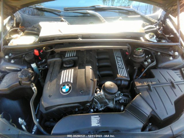 Photo 9 VIN: WBAPH7C53BE680759 - BMW 3 SERIES 