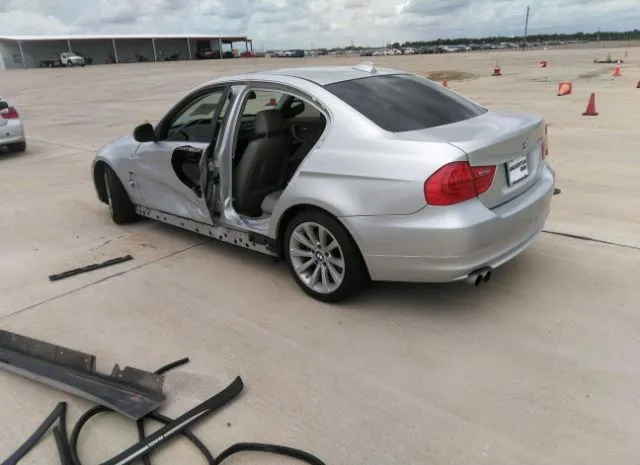 Photo 2 VIN: WBAPH7C54BE130938 - BMW 3 SERIES 