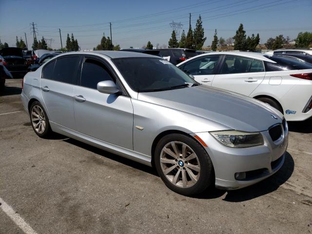 Photo 3 VIN: WBAPH7C54BE678647 - BMW 3 SERIES 