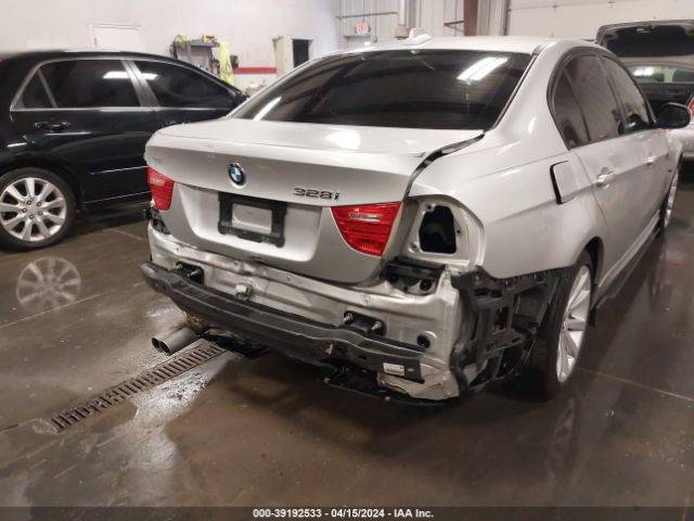 Photo 5 VIN: WBAPH7C55BE461768 - BMW 328I 