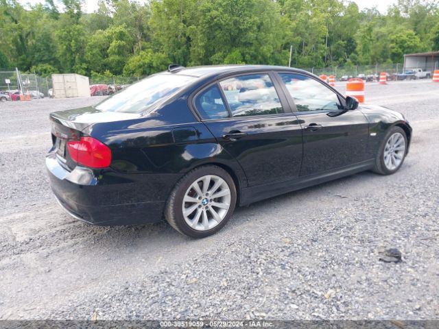 Photo 3 VIN: WBAPH7C55BE681816 - BMW 328I 