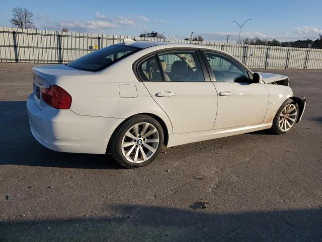 Photo 2 VIN: WBAPH7C55BE683212 - BMW 328 I 