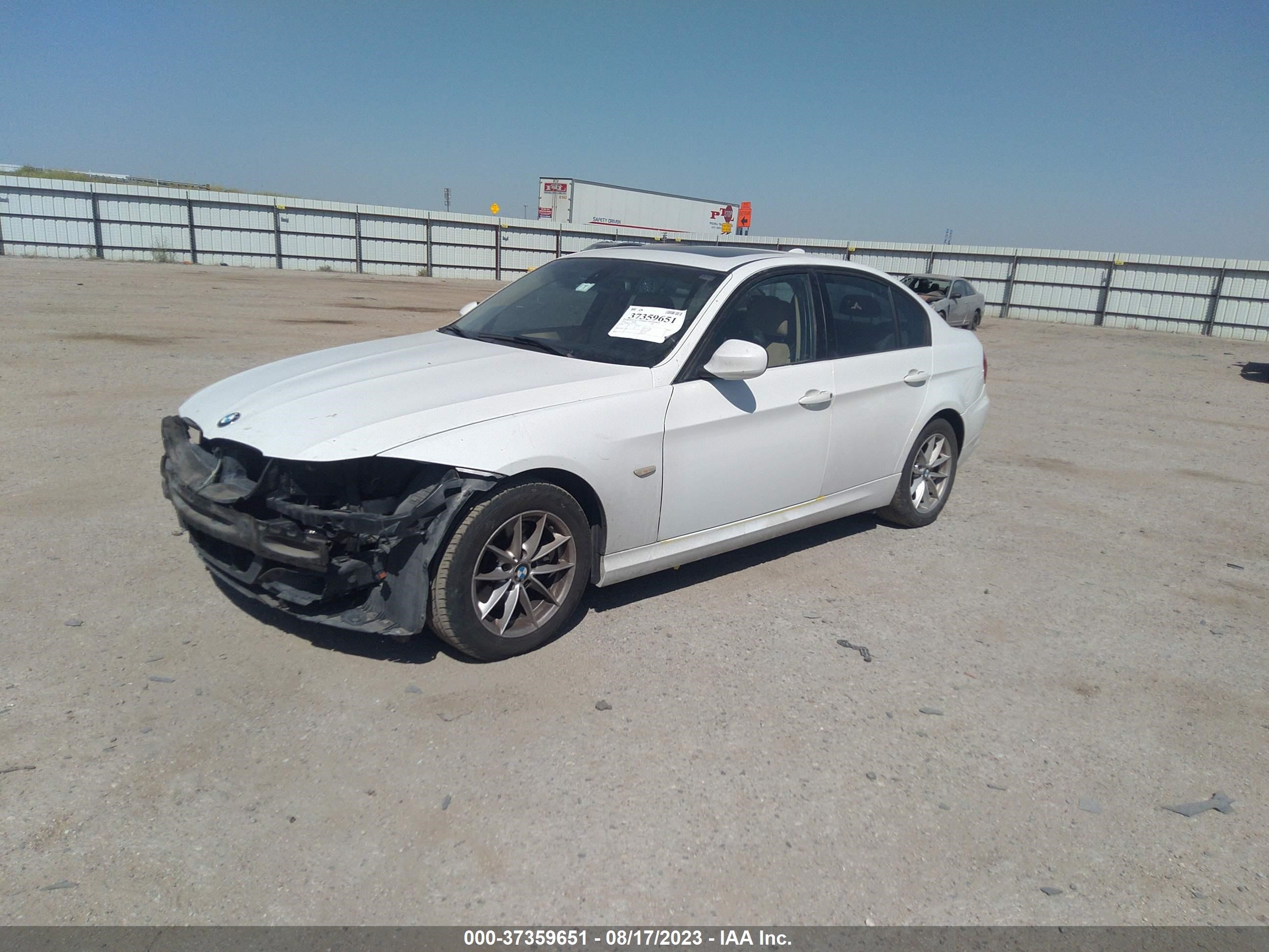 Photo 1 VIN: WBAPH7C56AA176423 - BMW 3ER 