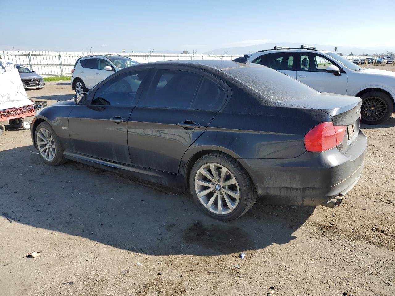 Photo 1 VIN: WBAPH7C56BE460306 - BMW 3ER 