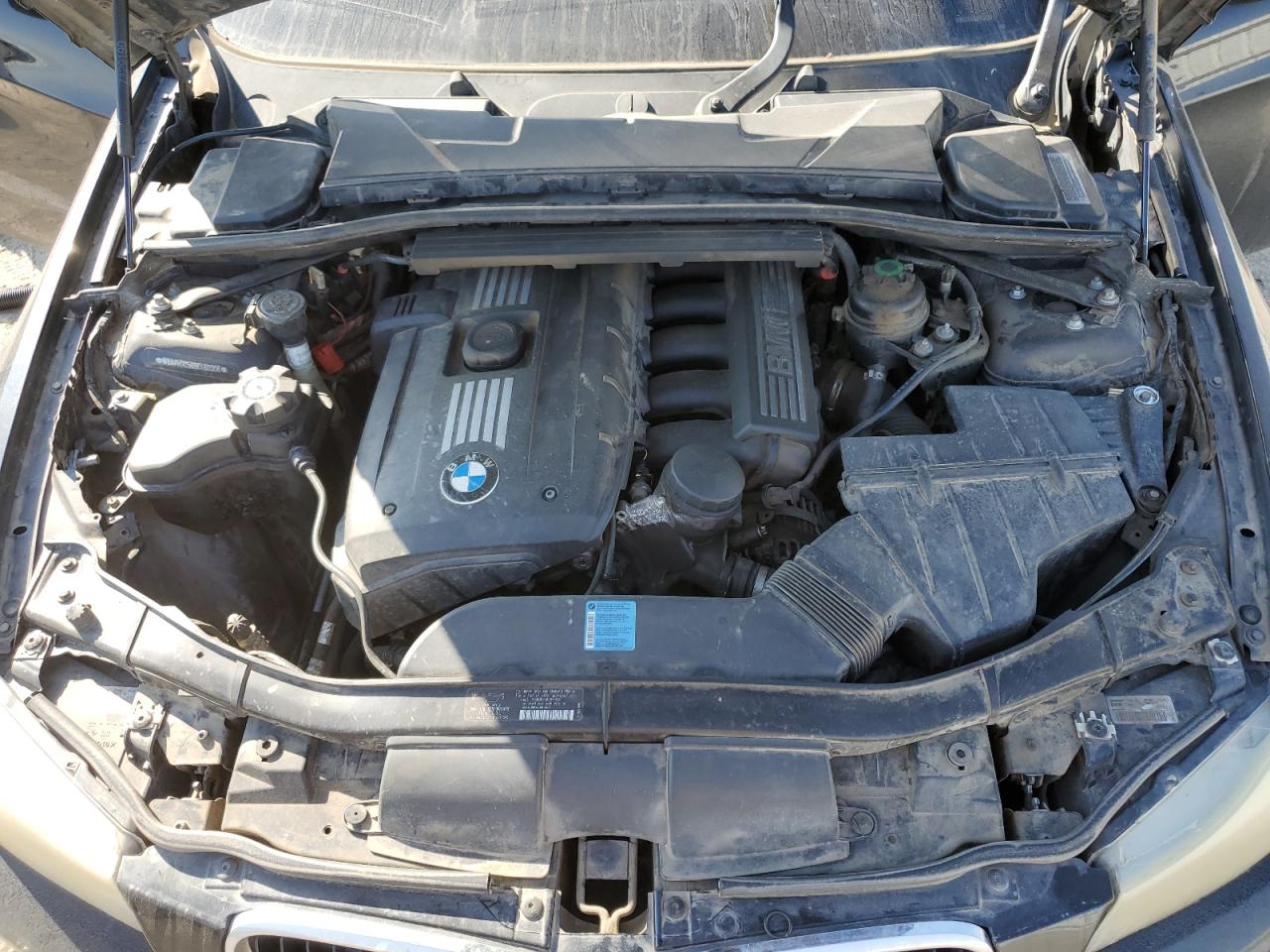 Photo 10 VIN: WBAPH7C56BE460306 - BMW 3ER 