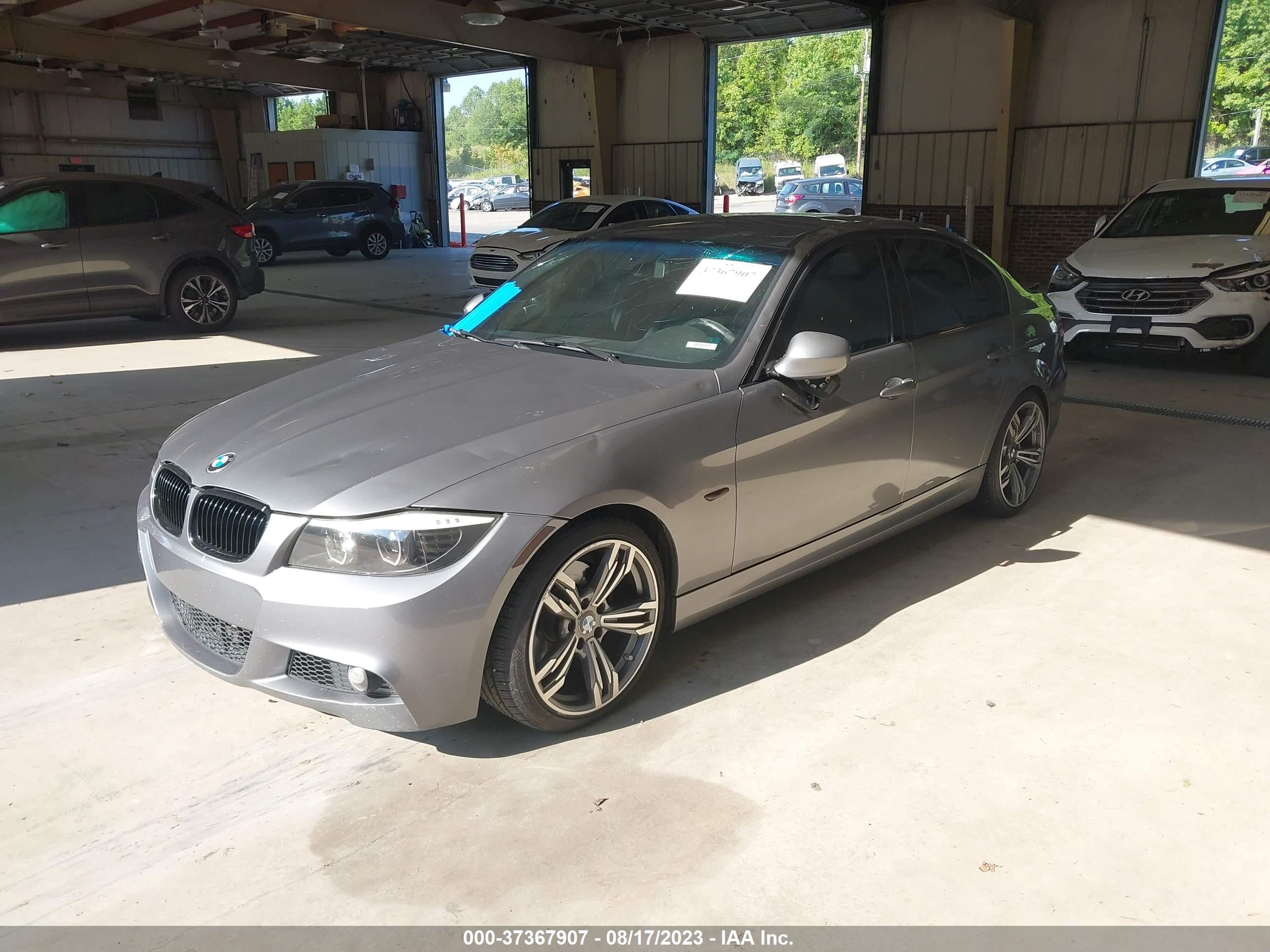 Photo 1 VIN: WBAPH7C56BE461178 - BMW 3ER 