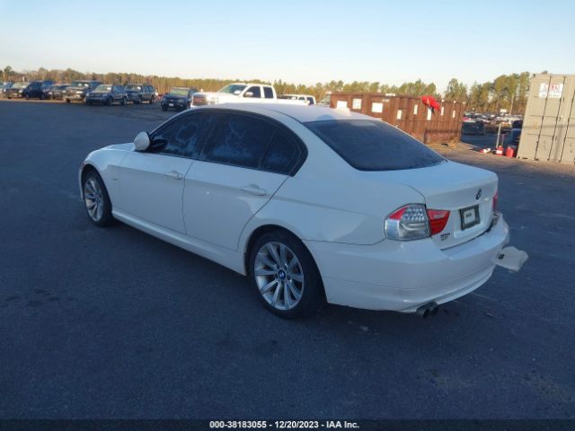 Photo 2 VIN: WBAPH7C56BE850189 - BMW 328I 