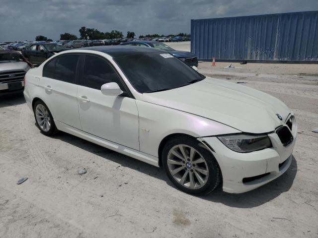 Photo 3 VIN: WBAPH7C57BE674608 - BMW 3 SERIES 