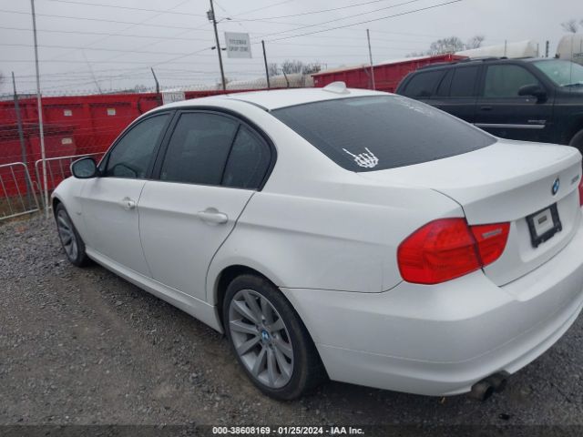 Photo 2 VIN: WBAPH7C57BE850654 - BMW 328I 