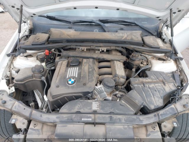 Photo 9 VIN: WBAPH7C58BE683107 - BMW 328I 