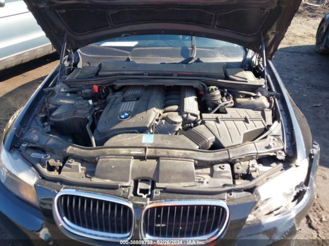 Photo 9 VIN: WBAPH7C59AE125927 - BMW 328I 