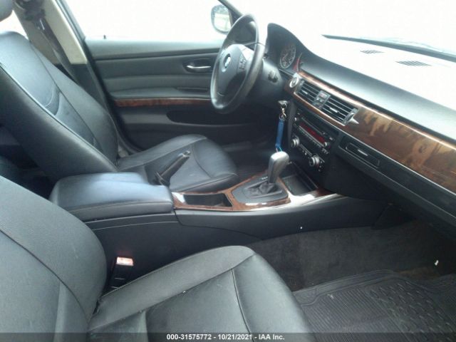 Photo 4 VIN: WBAPH7C59BE674495 - BMW 3 