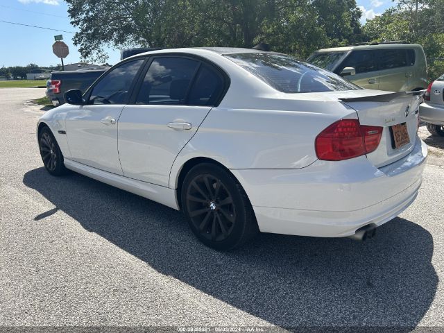 Photo 2 VIN: WBAPH7C59BE675744 - BMW 328I 