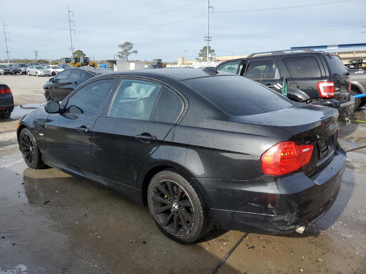 Photo 1 VIN: WBAPH7C59BE680961 - BMW 3ER 