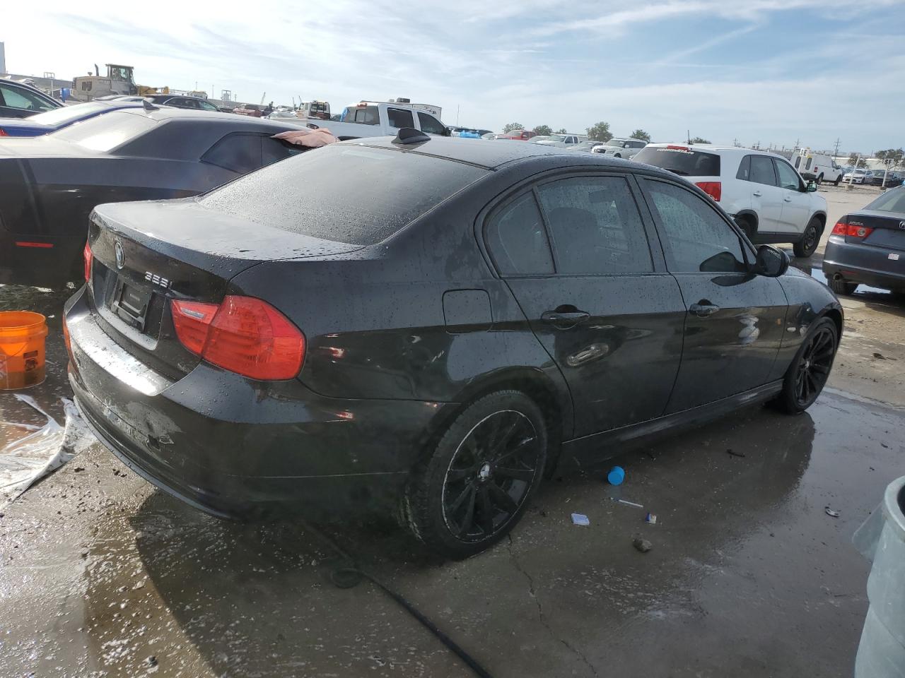 Photo 2 VIN: WBAPH7C59BE680961 - BMW 3ER 