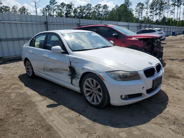 Photo 3 VIN: WBAPH7C59BE851269 - BMW 3 SERIES 