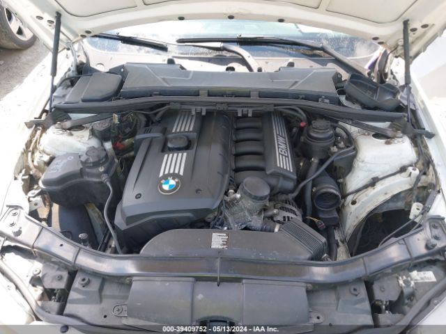 Photo 9 VIN: WBAPH7C59BE852423 - BMW 328I 