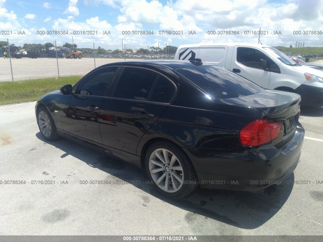 Photo 2 VIN: WBAPH7C5XBA801570 - BMW 3 