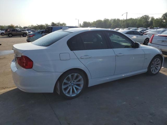 Photo 2 VIN: WBAPH7C5XBE131477 - BMW 3 SERIES 