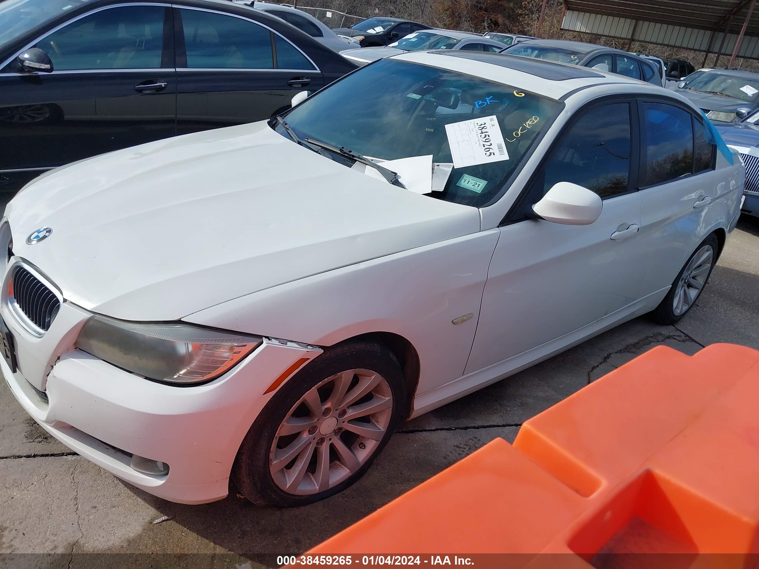 Photo 1 VIN: WBAPH7C5XBE459885 - BMW 3ER 