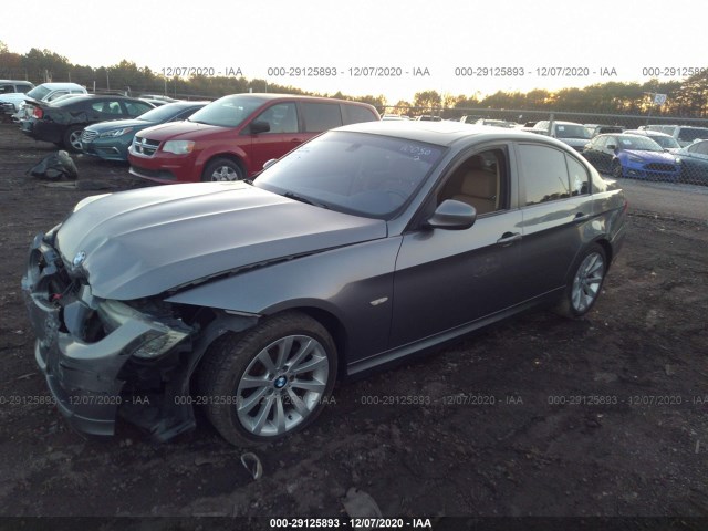 Photo 1 VIN: WBAPH7G50BNN03645 - BMW 3 