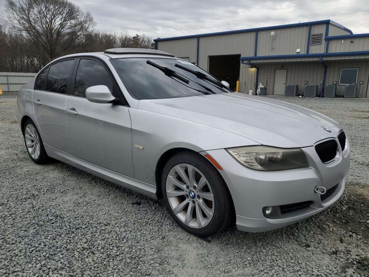 Photo 3 VIN: WBAPH7G50BNN05525 - BMW 3ER 