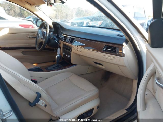 Photo 4 VIN: WBAPH7G51ANM49478 - BMW 328I 