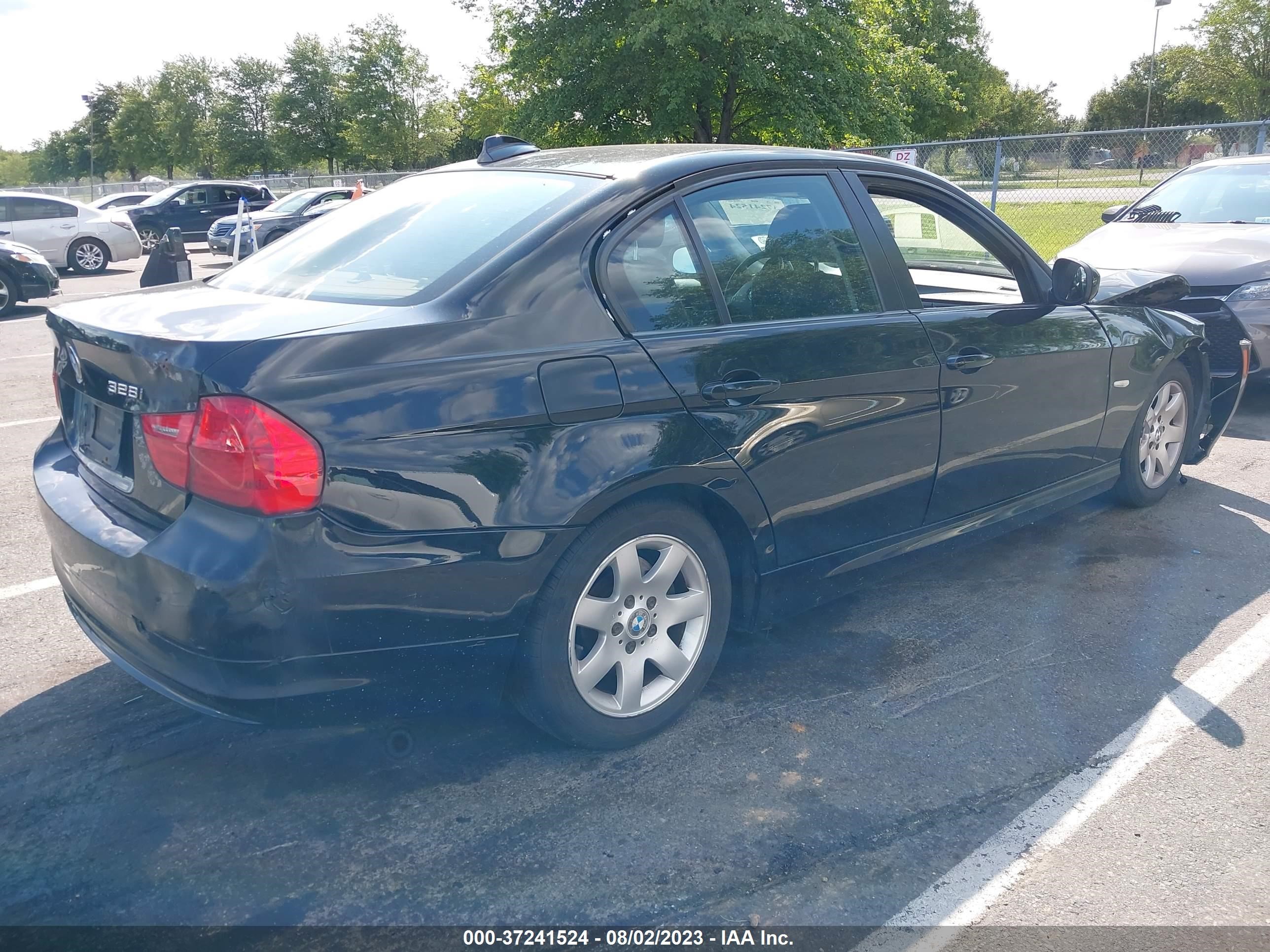 Photo 3 VIN: WBAPH7G51ANM49819 - BMW 3ER 