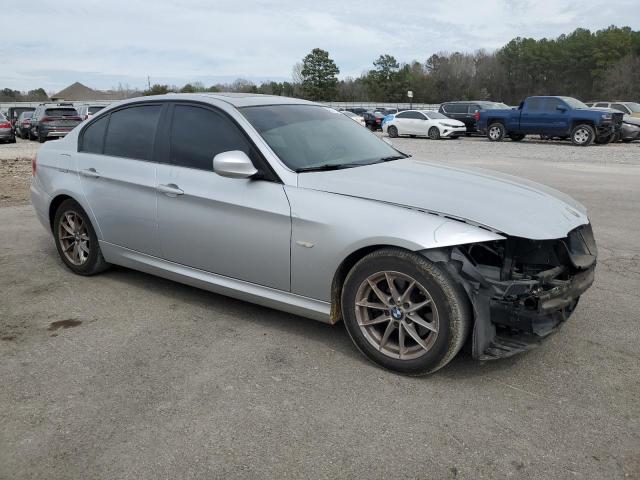 Photo 3 VIN: WBAPH7G51ANM50372 - BMW 3 SERIES 