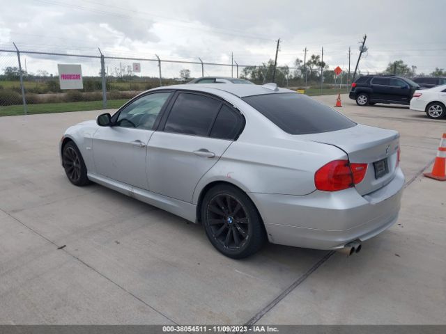 Photo 2 VIN: WBAPH7G51BNM56108 - BMW 3 SERIES 