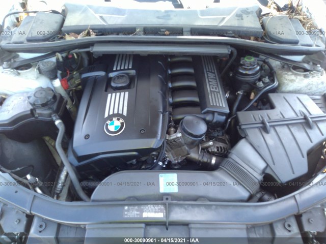 Photo 9 VIN: WBAPH7G51BNM56996 - BMW 3 