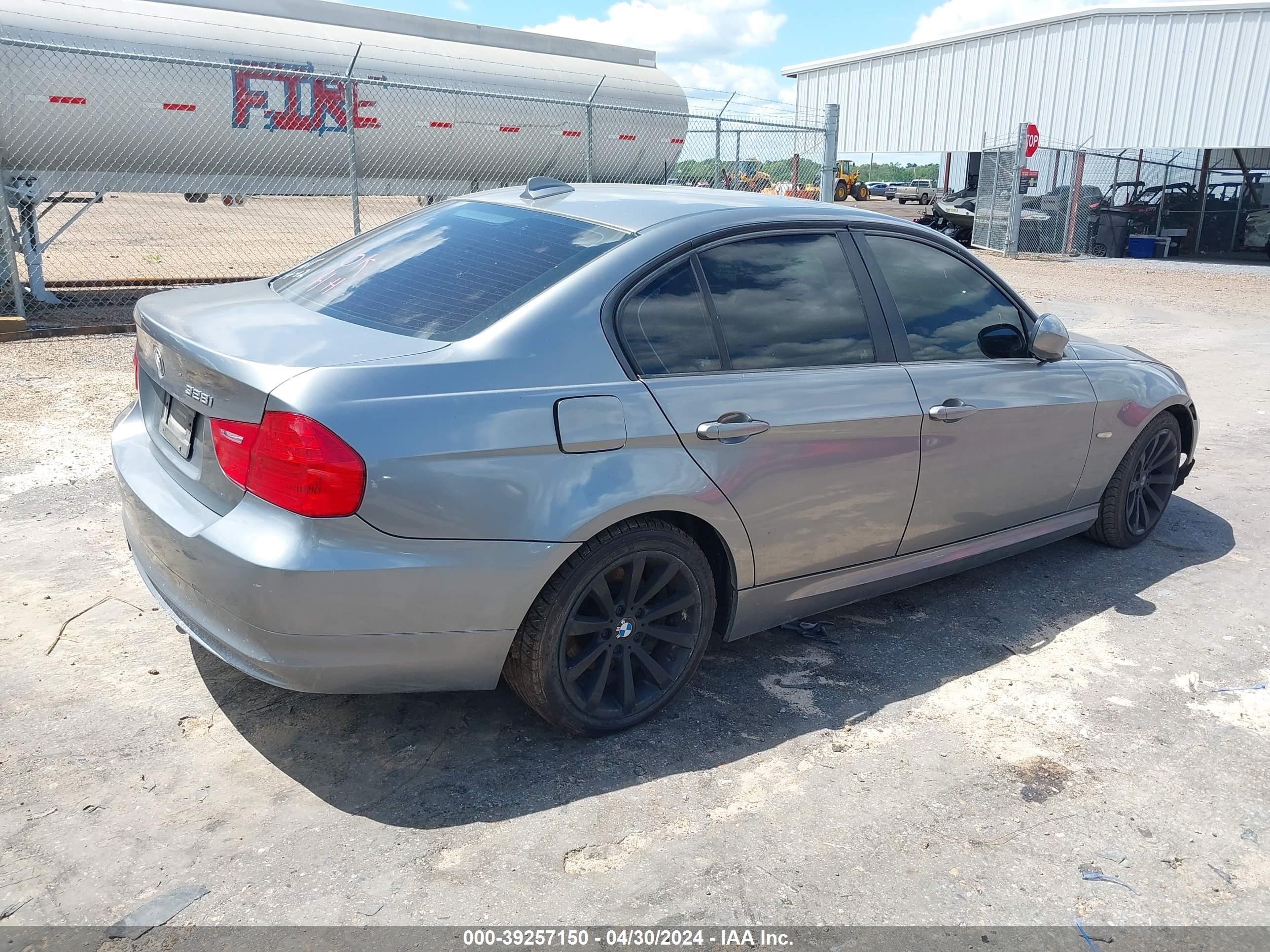 Photo 3 VIN: WBAPH7G51BNN07039 - BMW 3ER 