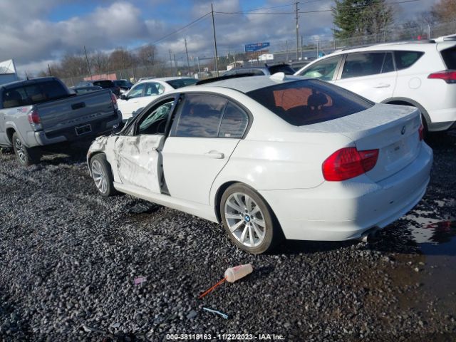 Photo 2 VIN: WBAPH7G52BNM54819 - BMW 328 